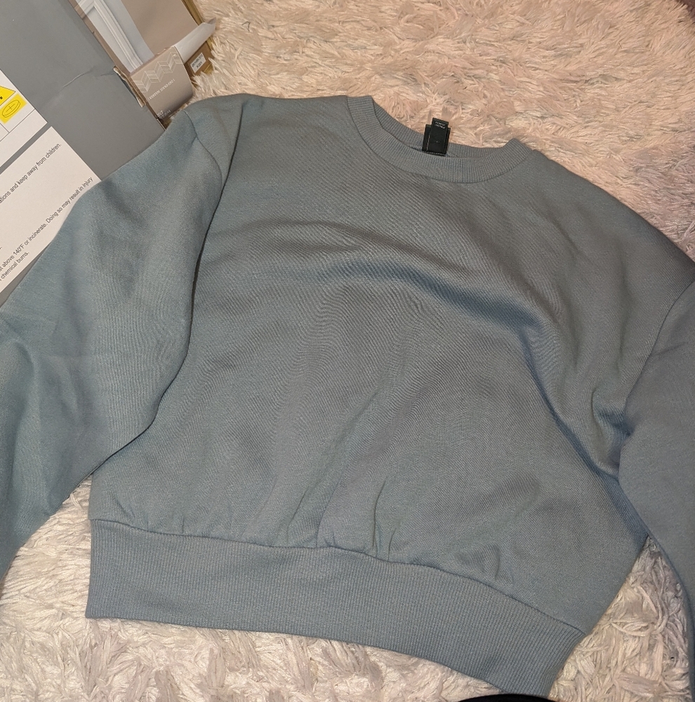 Nwot Wild Fable Women's Cropped Sweatshirt Sz S